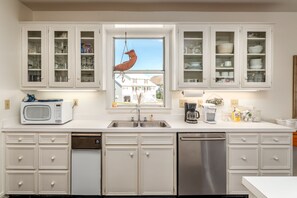 House, 3 Bedrooms | Private kitchen