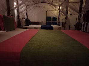 Family Room | Soundproofing, free WiFi, bed sheets - Suriya Guest Home Stay Mirissa (Mirissa)