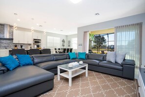 Smart TV, tavolo da calcetto