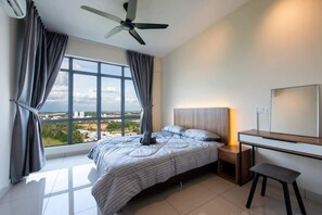 3 bedrooms, iron/ironing board, WiFi, bed sheets - Modern & Cozy 3BR Apt ARC at Austin, Free Parking (Johor Bahru)
