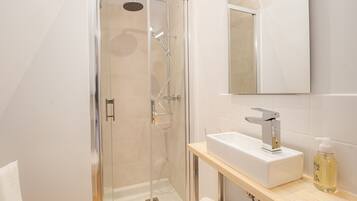 Studio, Non Smoking, Kitchenette | Bathroom