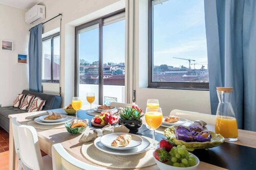 Magnificent Sunny Flat | Douro River by HostWise