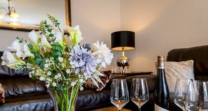 Town Location for Shrewsbury with 3 Bedrooms - Pass the Keys