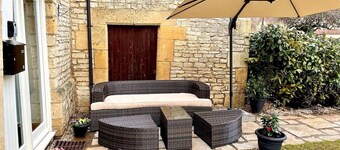 Pass the Keys | Converted 17th century barn with garden parking