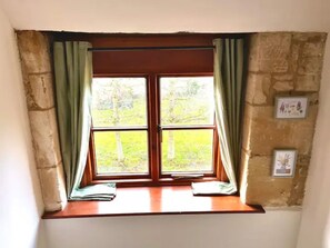 Interior - Converted 17th century barn with garden parking - Pass the Keys (Cheltenham)