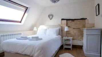4 bedrooms, iron/ironing board, free WiFi, bed sheets