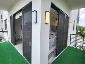 Terrace/patio - Live lux nearby the beach and downtown WPB/Gym/Ev (West Palm Beach)