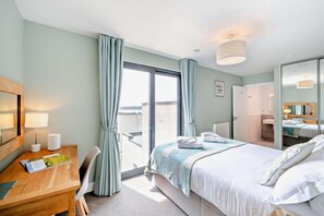 2 bedrooms, travel crib, free WiFi, bed sheets