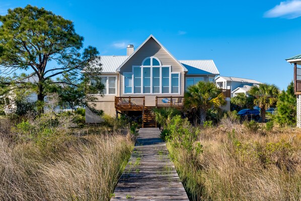 Exterior - Waterfront on Spanish Bay, Pier, close to beaches! - At Ease (Dauphin Island)