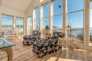 TV - Waterfront on Spanish Bay, Pier, close to beaches! - At Ease (Dauphin Island)