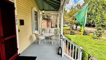 Chambre Deluxe, 1 grand lit, vue ville | Terrasse/Patio