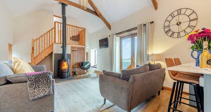 2 bedroom accommodation in Llanwrda
