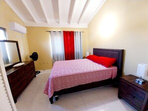 2 bedrooms, in-room safe, iron/ironing board, free WiFi