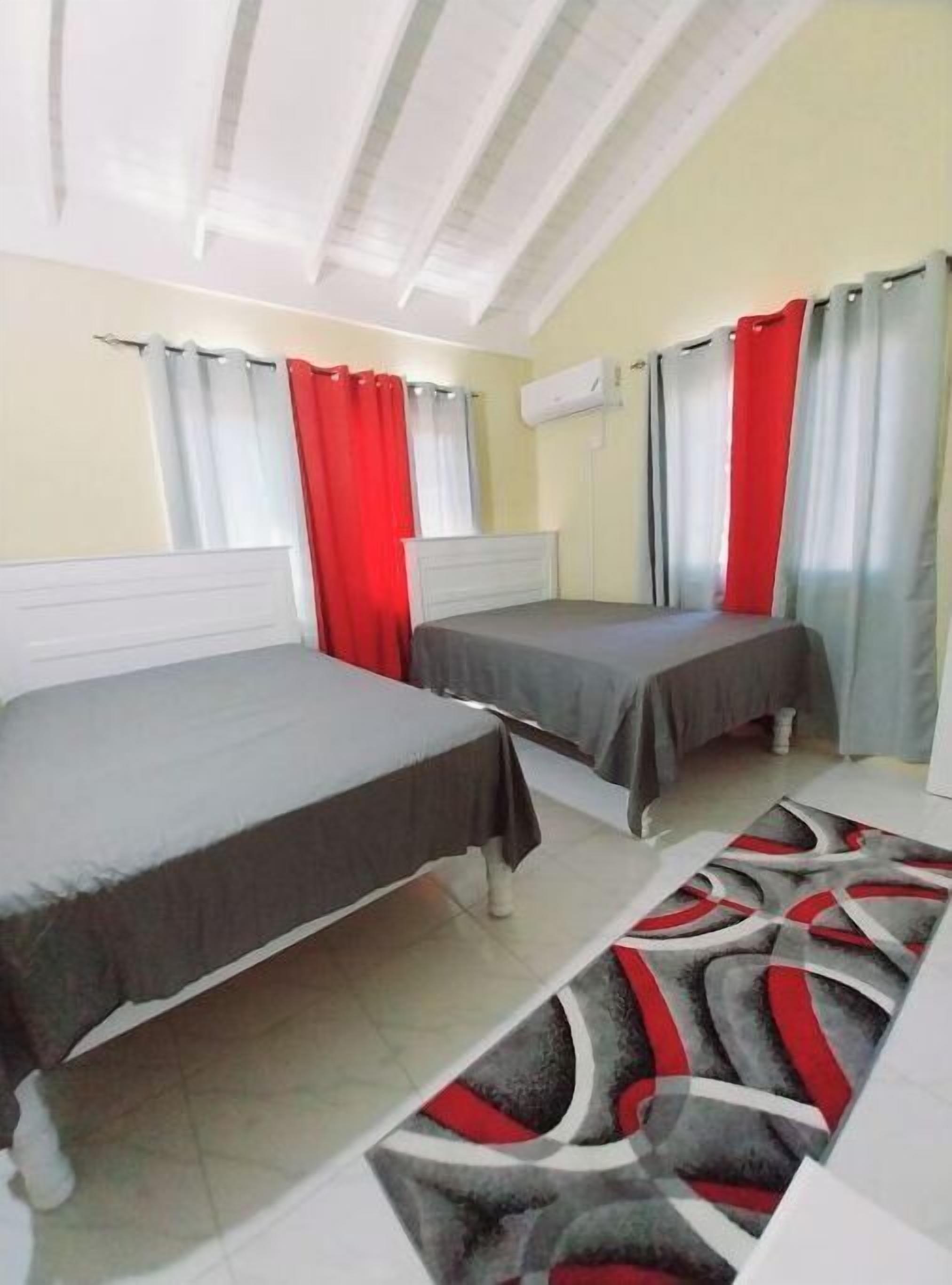 2 bedrooms, in-room safe, iron/ironing board, free WiFi