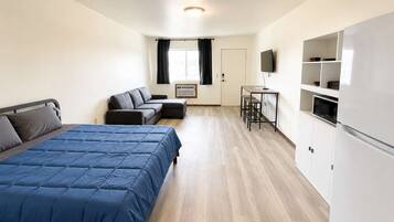 WiFi, bed sheets
