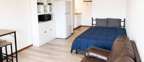 WiFi, bed sheets