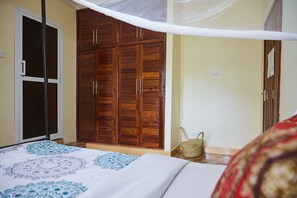 Standard Single Room | Bed sheets