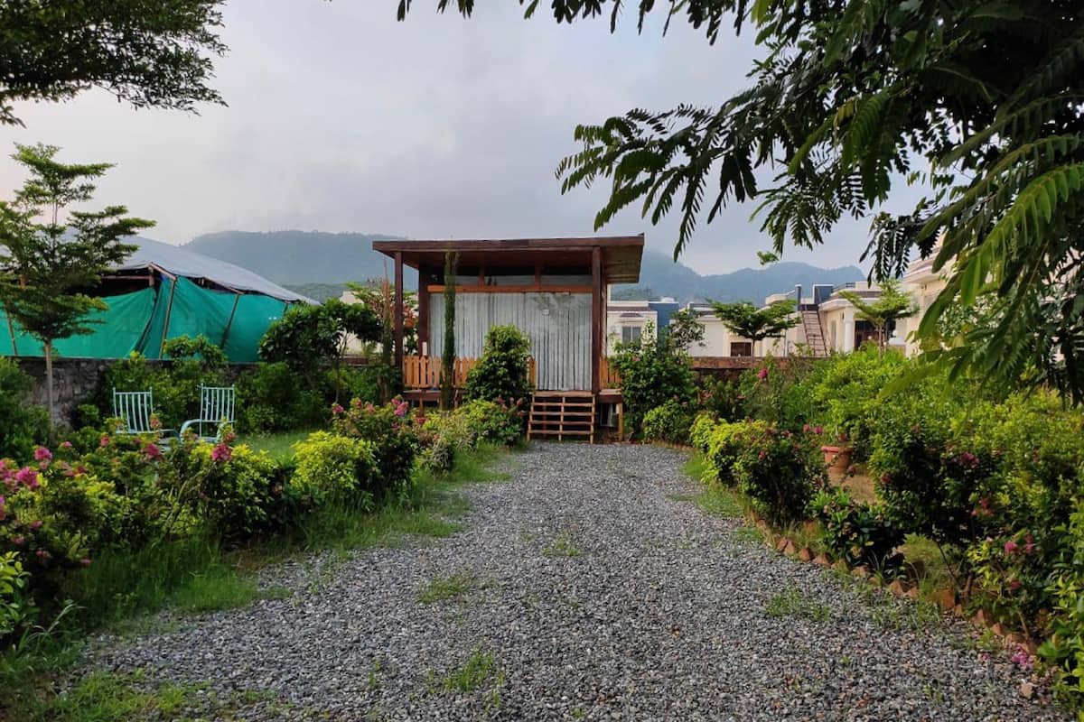 Wooden villa with garden and pool view | 1 camera, minibar, una scrivania, letti aggiuntivi (a pagamento)