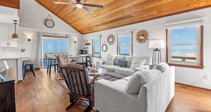 Torchsong: Oceanfront, Direct Beach Access, Dogs OK