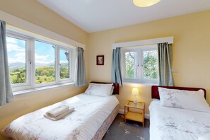3 bedrooms, iron/ironing board, free WiFi, bed sheets
