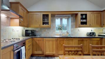 Refrigerador, horno, lavavajillas y tostadora