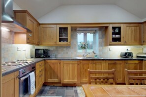 Fridge, oven, dishwasher, toaster - Swn Yr Aber - Two Bedroom Cottage, Sleeps 4 (Nebo)