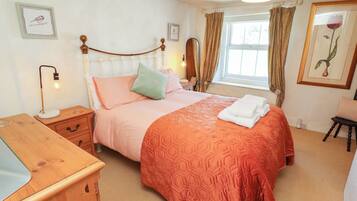 2 bedrooms, individually decorated, individually furnished, free WiFi