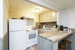 Fridge, oven, stovetop, coffee/tea maker - Riverside Retreat*HotTub*2 Suites! 2 Kitchens! (Elkins)