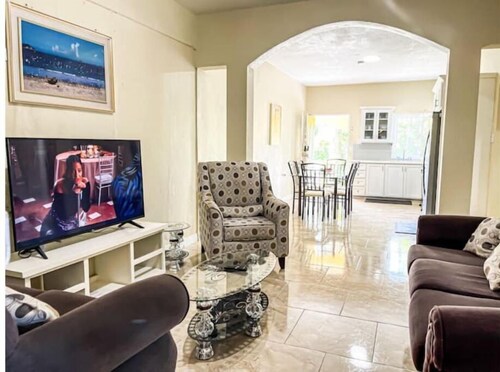 Exceptional 2Bdrms-Red Hassell Manor, Port Antonio