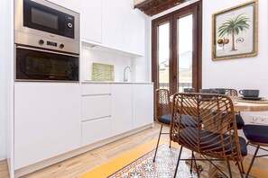 Dining - Cozy 2BD apt with terrace in Arenal. Santas Patronas III (Seville)