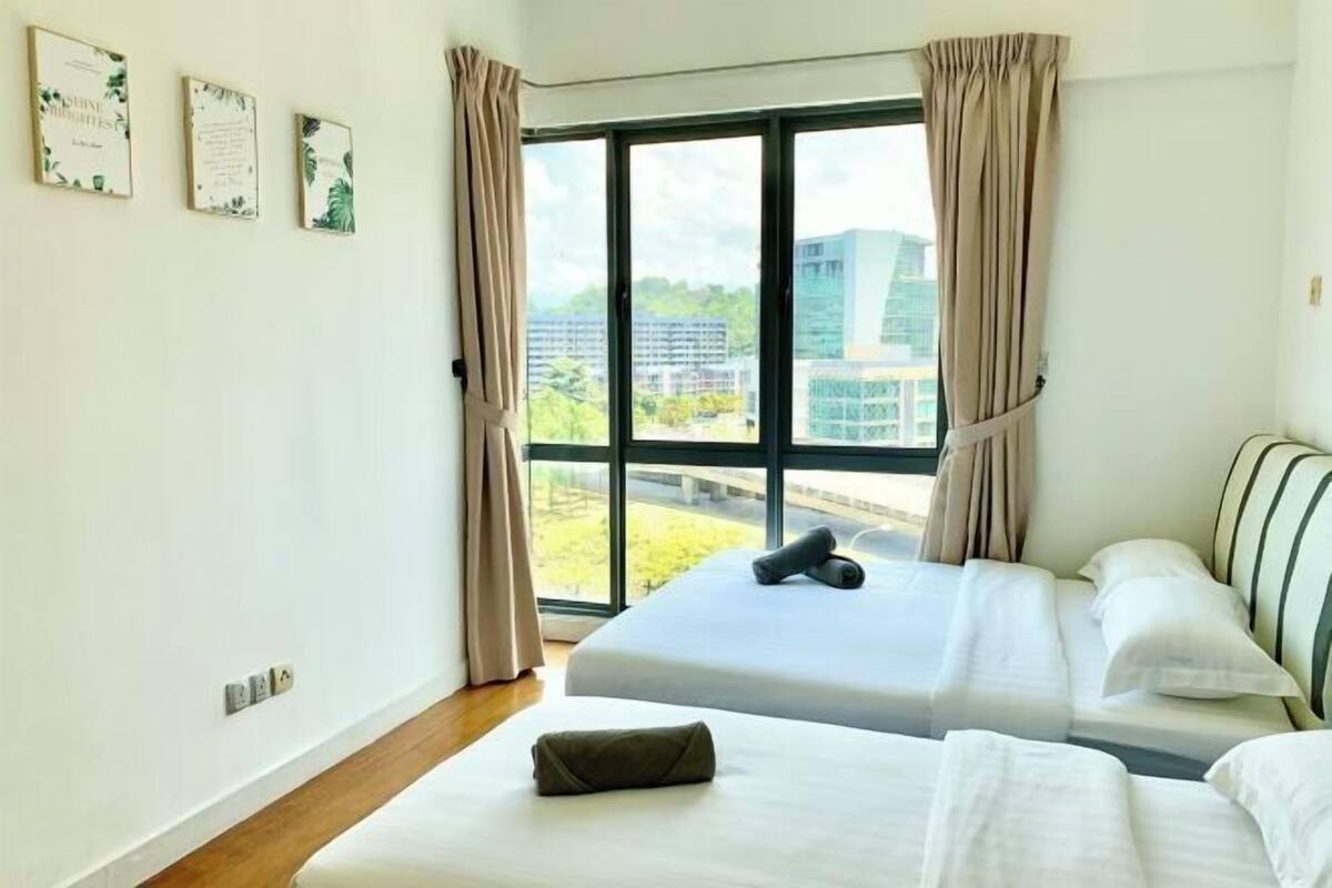 3 bedrooms, iron/ironing board, free WiFi, bed sheets