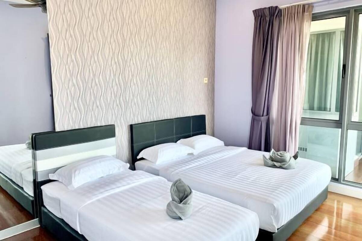 3 bedrooms, iron/ironing board, free WiFi, bed sheets