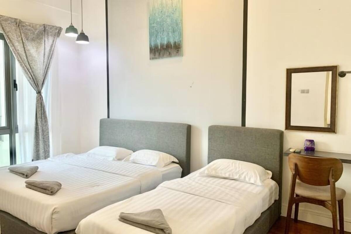 3 bedrooms, iron/ironing board, free WiFi, bed sheets