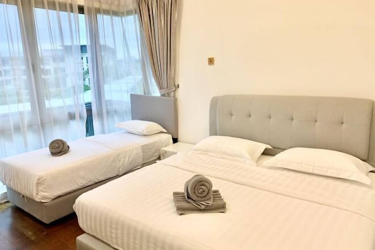 3 bedrooms, iron/ironing board, free WiFi, bed sheets