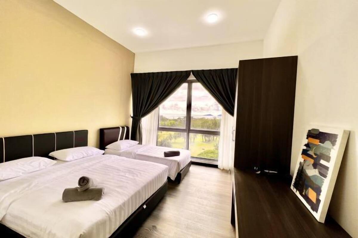 3 bedrooms, iron/ironing board, free WiFi, bed sheets
