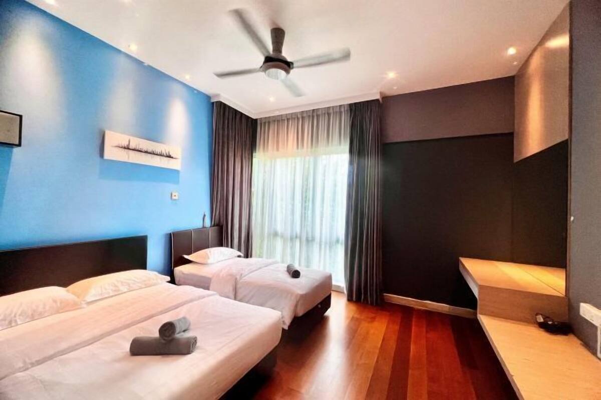 3 bedrooms, iron/ironing board, free WiFi, bed sheets