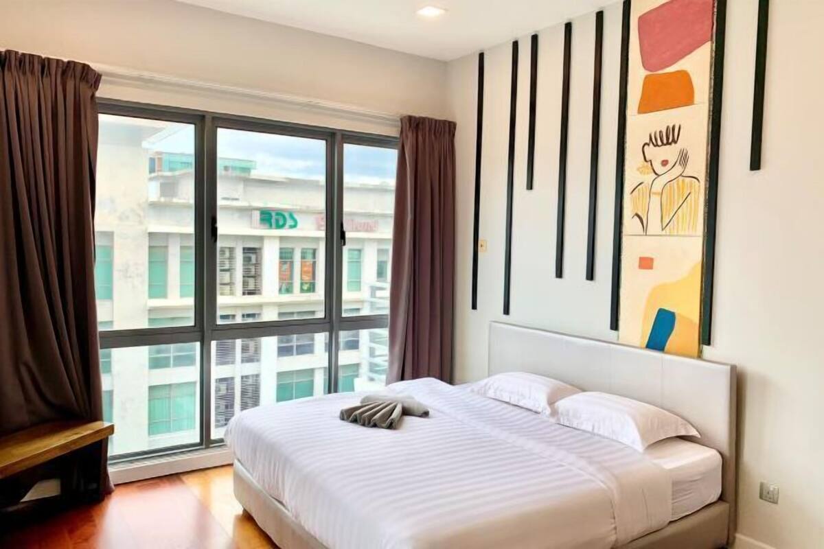 3 bedrooms, iron/ironing board, free WiFi, bed sheets