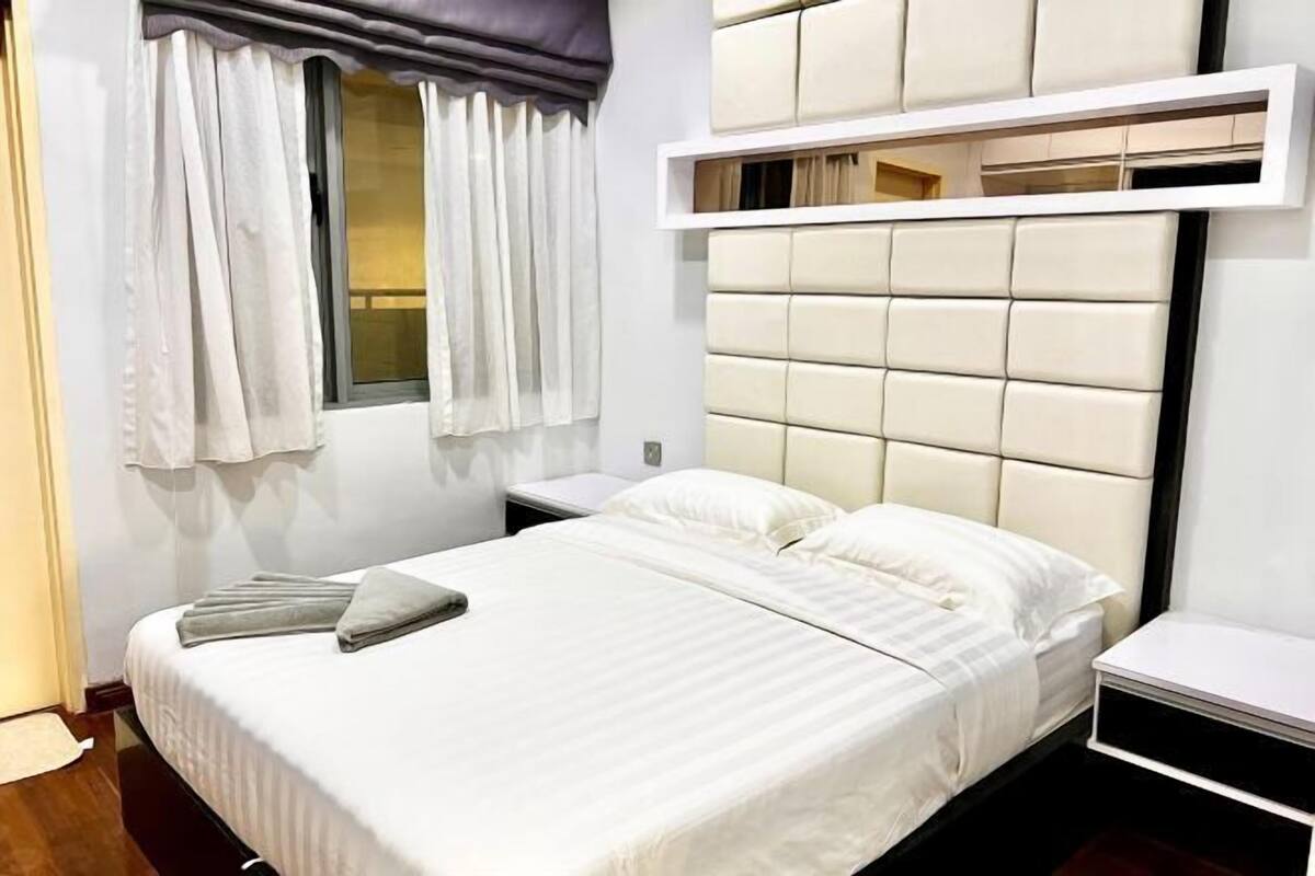 3 bedrooms, iron/ironing board, free WiFi, bed sheets