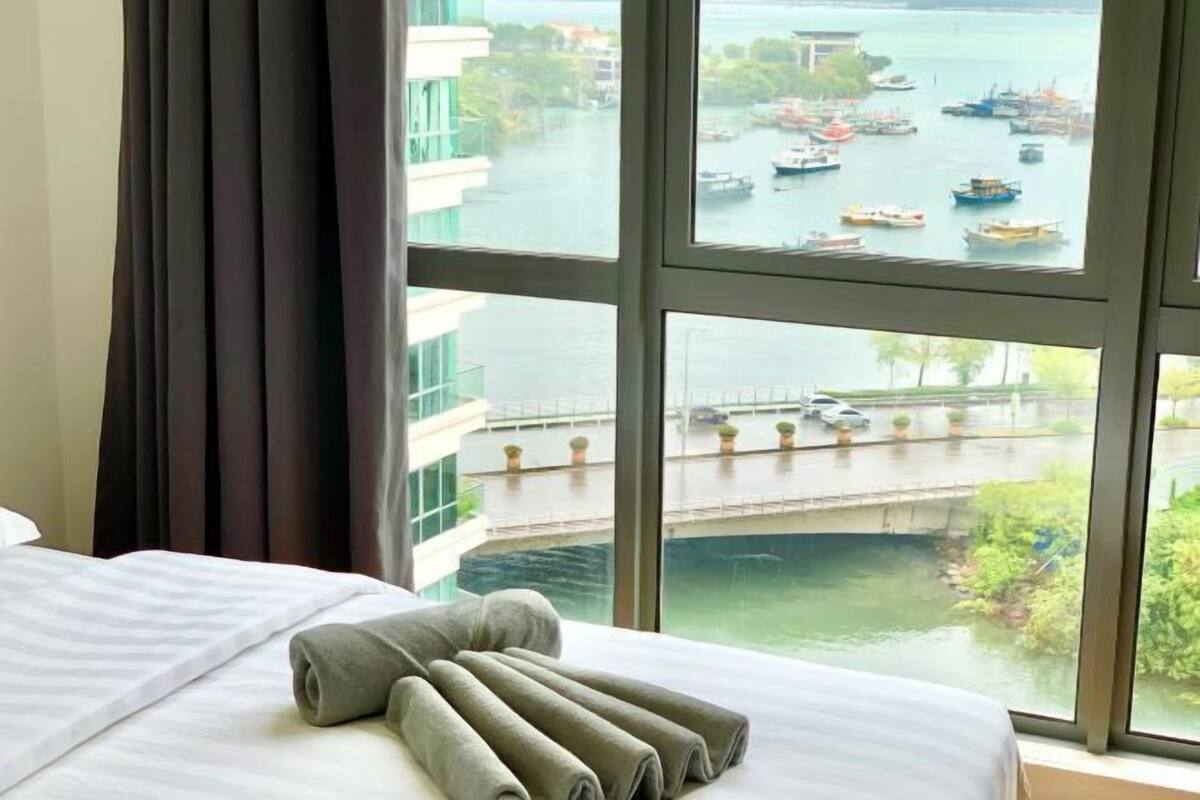 3 bedrooms, iron/ironing board, free WiFi, bed sheets
