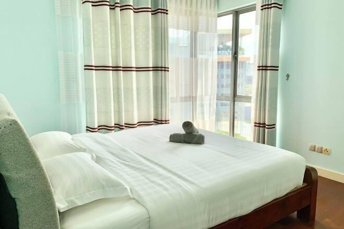 3 bedrooms, iron/ironing board, free WiFi, bed sheets