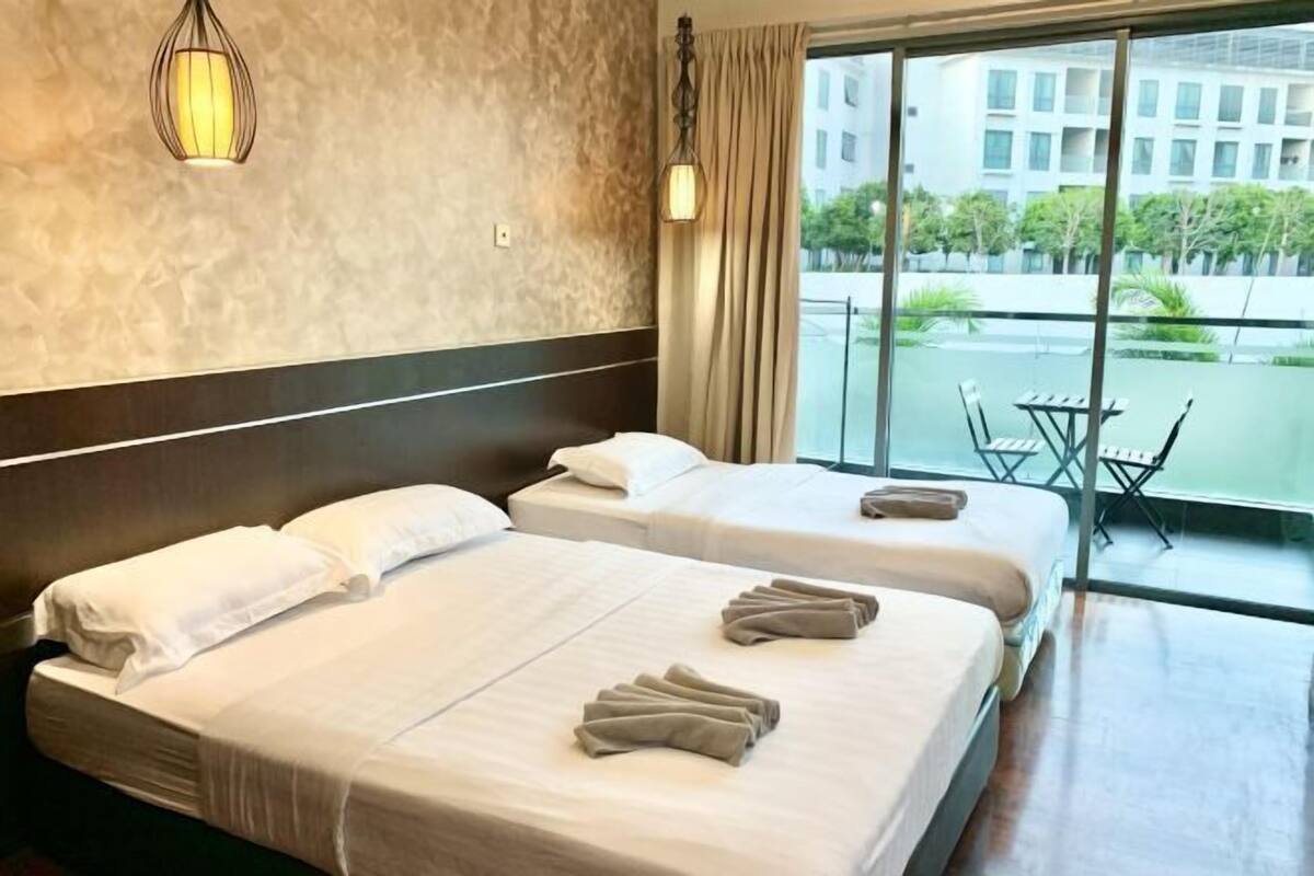 3 bedrooms, iron/ironing board, free WiFi, bed sheets