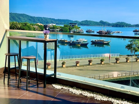 Premium Apartment | Balcony