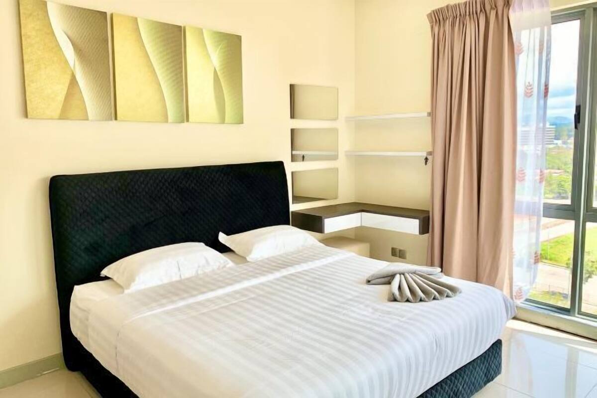 3 bedrooms, iron/ironing board, free WiFi, bed sheets