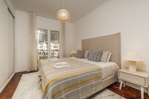 3 chambres, fer et planche à repasser, lit parapluie, Wi-Fi gratuit