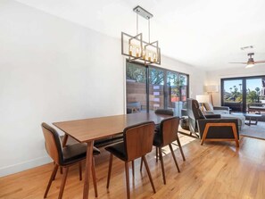 Dining - La Jolla Coastal Haven: Charming Home by Windansea (San Diego)