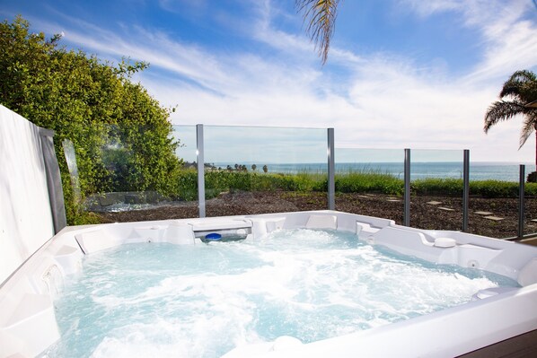 Tina de hidromasaje al aire libre