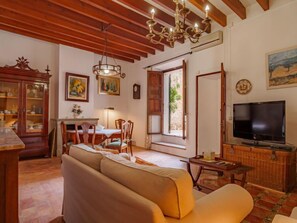 Télévision, cheminée