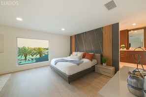 8 bedrooms, iron/ironing board, travel crib, WiFi - Waterfront Oasis Kayak/Heated Pool/Room beach/Game (Miami)