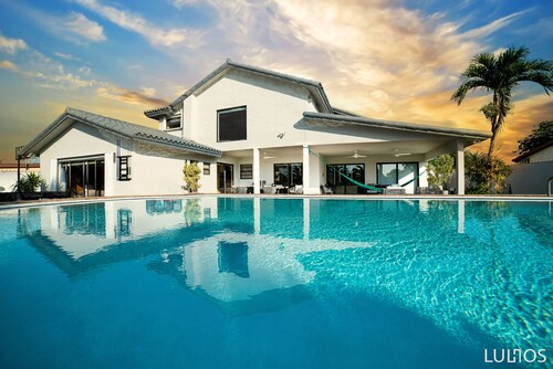 Waterfront Oasis/Room beach/Kayak/Pool/Games & Fun