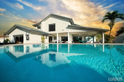 Waterfront Oasis/Room beach/Kayak/Pool/Games & Fun